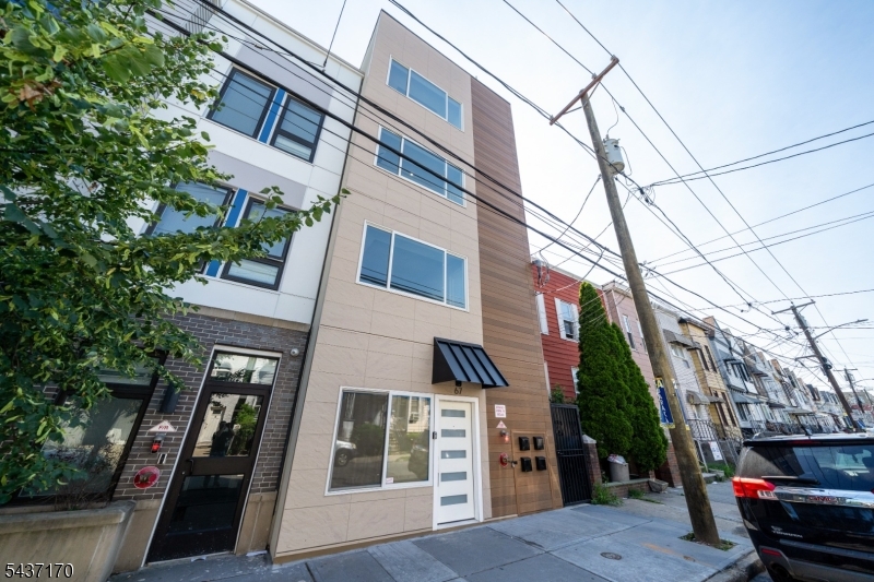 main property photo 16