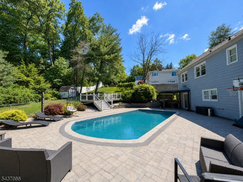 main property photo 15