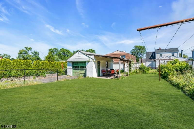 main property photo 41
