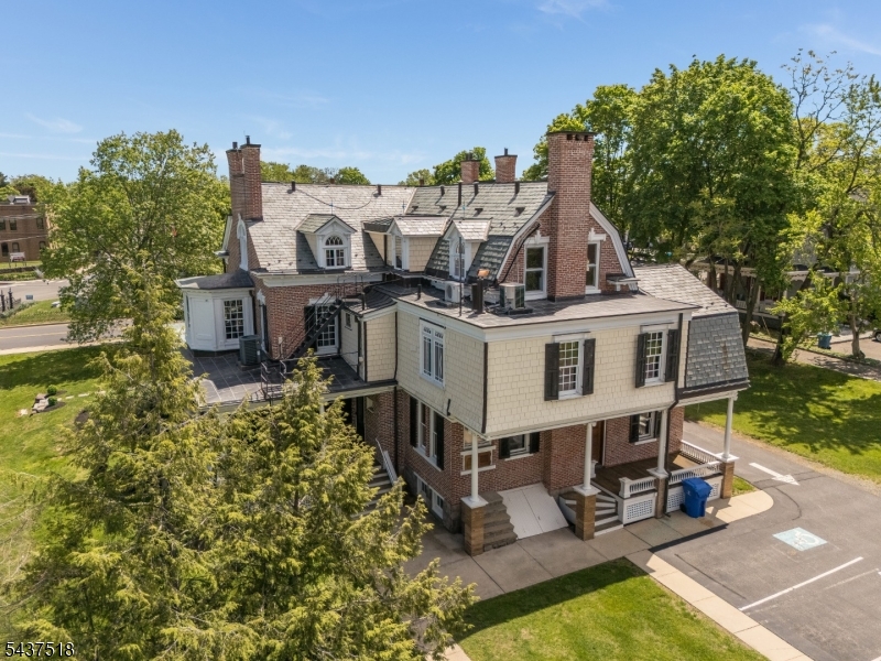main property photo 41