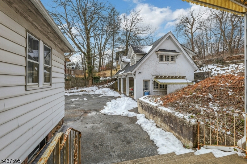 main property photo 45