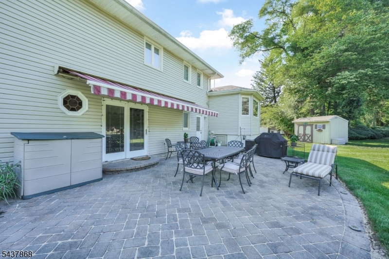 main property photo 27