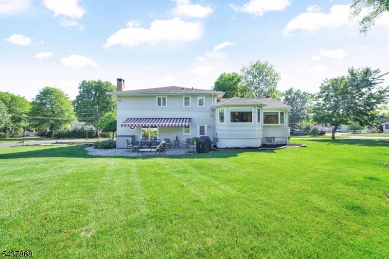 main property photo 31
