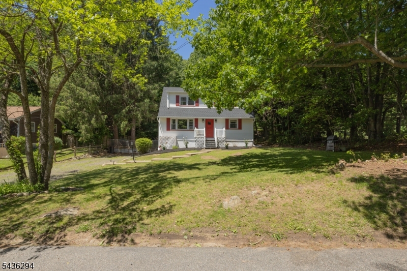 main property photo 28