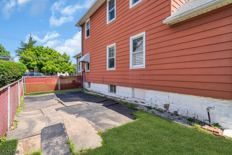 main property photo 41