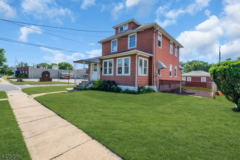 main property photo 5