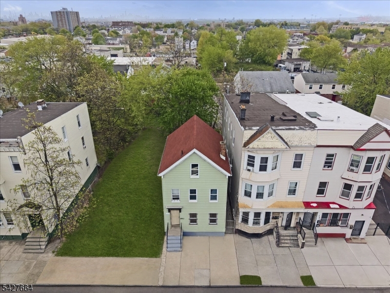 main property photo 27