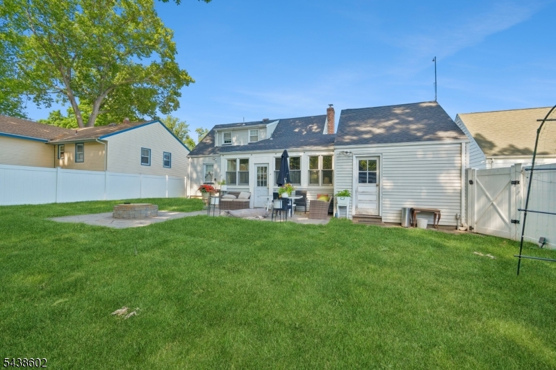 main property photo 32