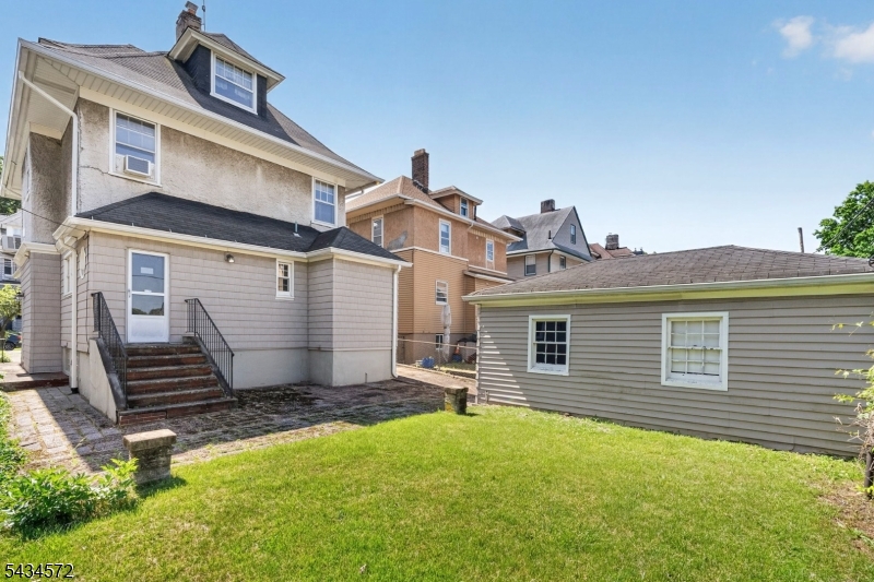 main property photo 40