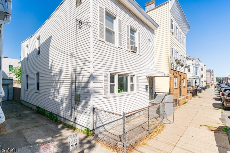 main property photo 20