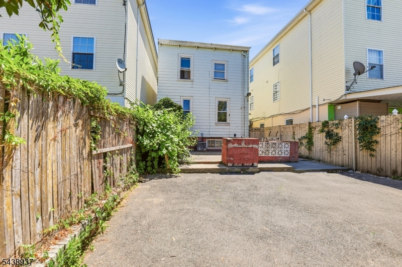 main property photo 45