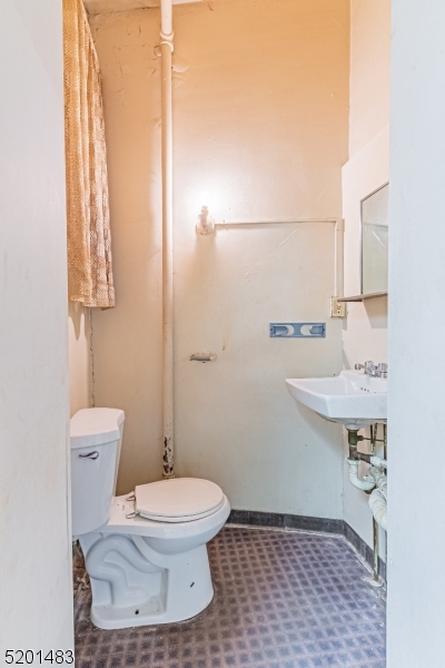 main property photo 11