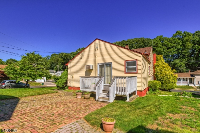 main property photo 27