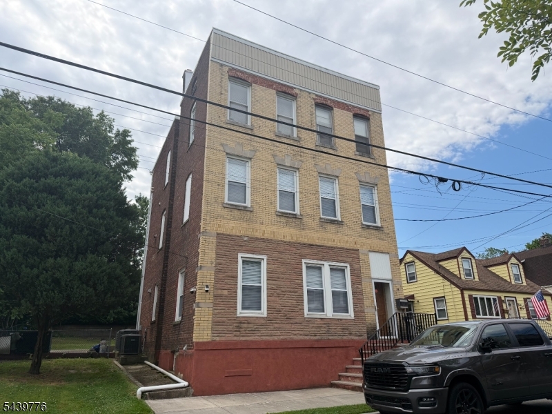 main property photo 11