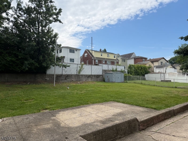 main property photo 13