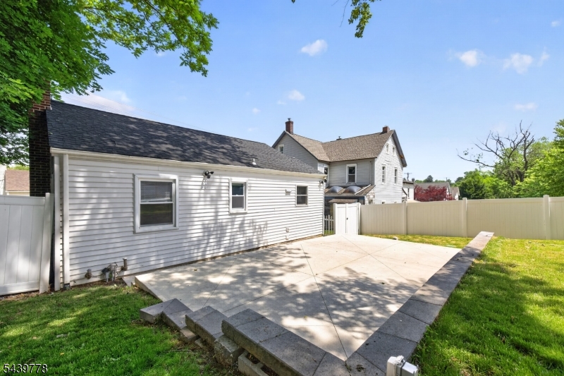 main property photo 22