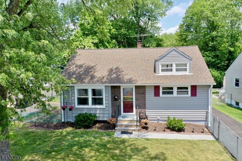 main property photo 37