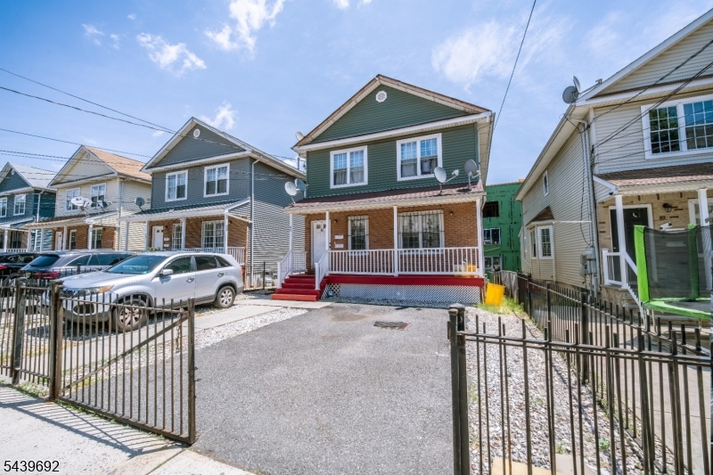 main property photo 32