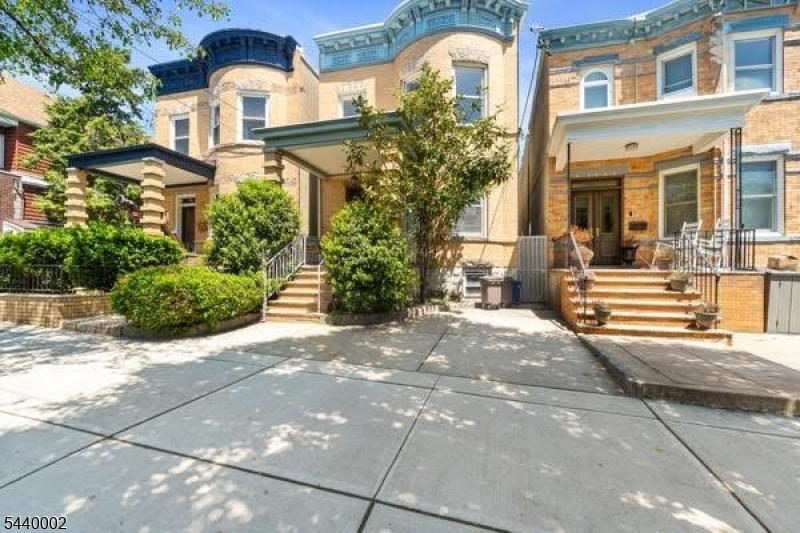 main property photo 8
