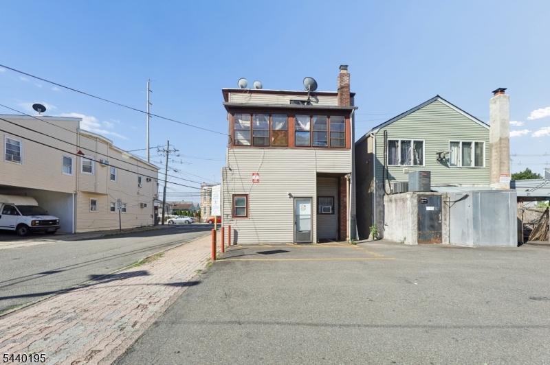 main property photo 6