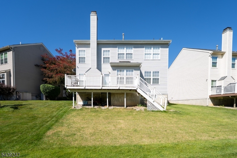 main property photo 9