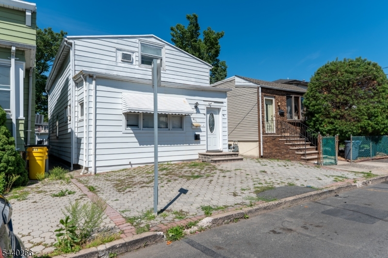 main property photo 21