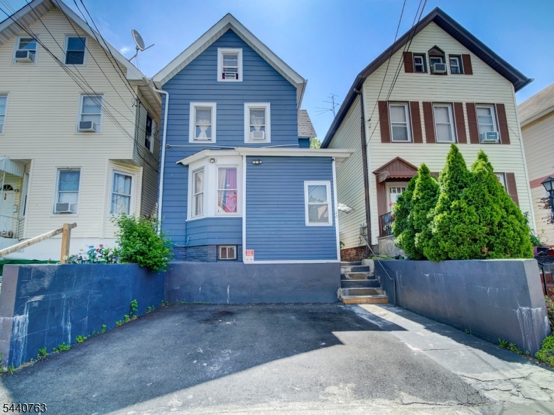 main property photo 12