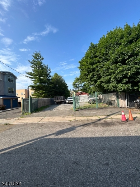 main property photo 10