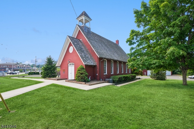 main property photo 30