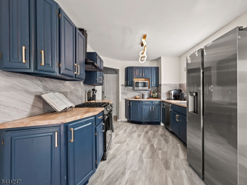 main property photo 16