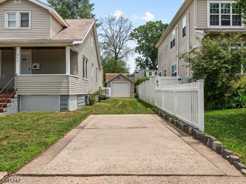 main property photo 41