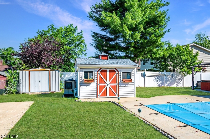 main property photo 39