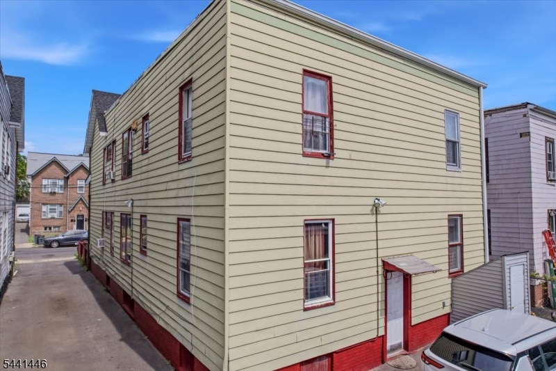 main property photo 4