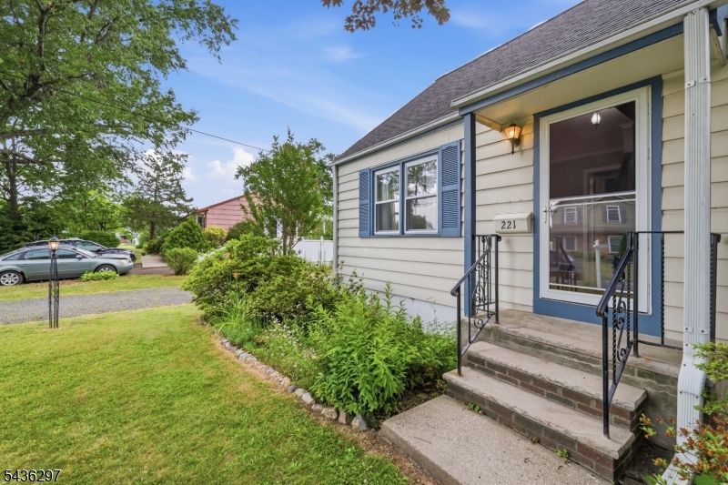 main property photo 5