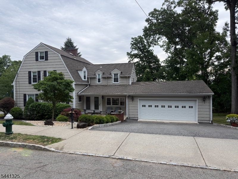 main property photo 3