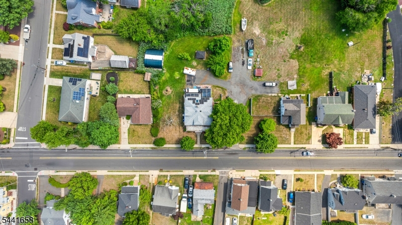 main property photo 40