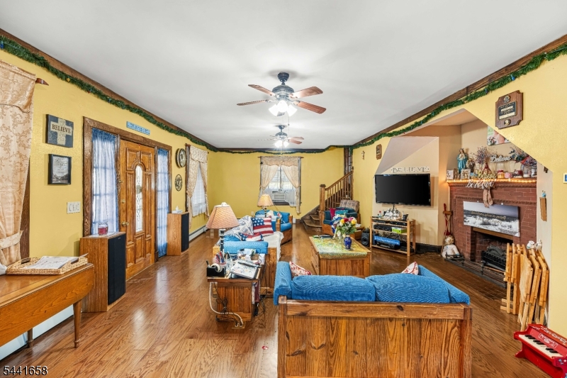 main property photo 8