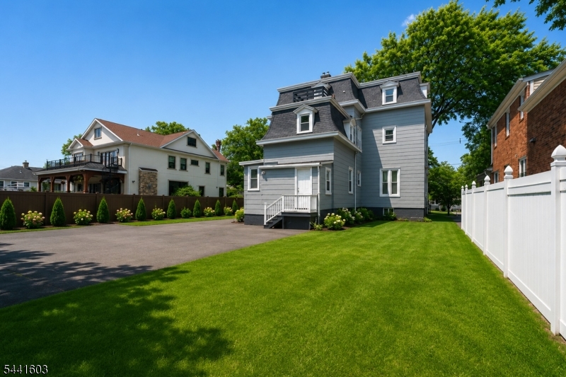main property photo 41