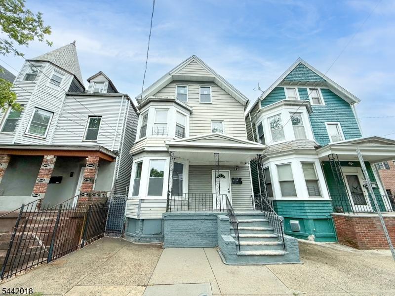 main property photo 7
