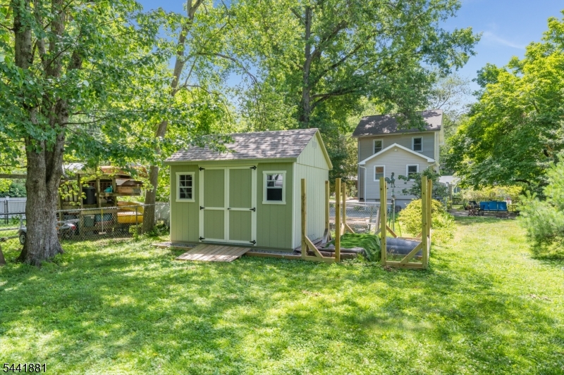 main property photo 45