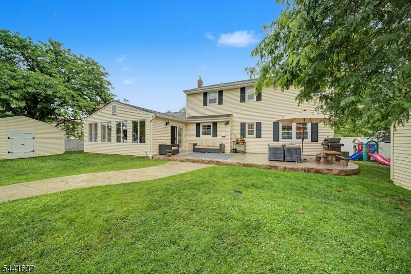 main property photo 40