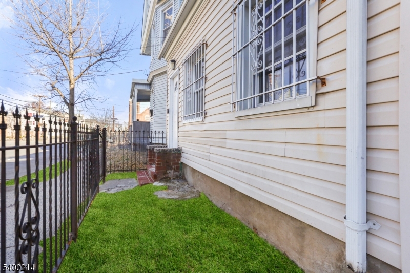 main property photo 27