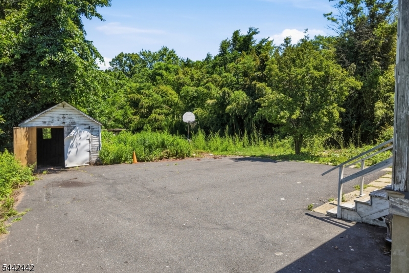 main property photo 33