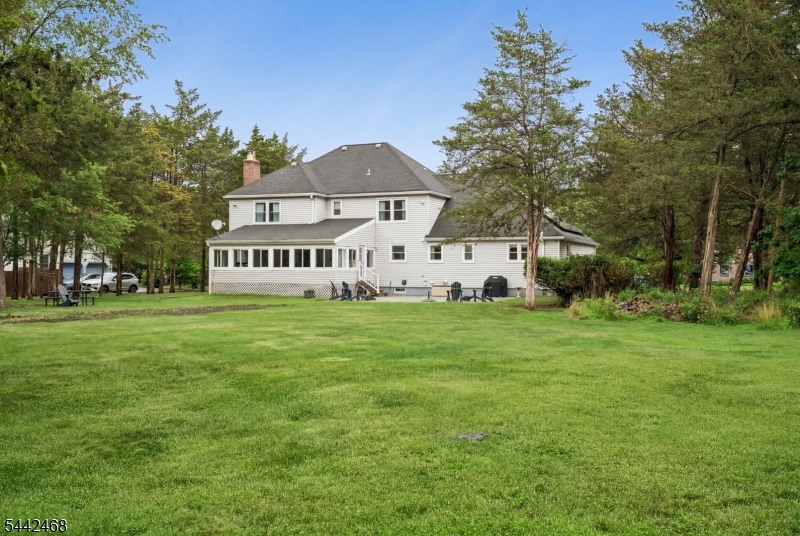 main property photo 40
