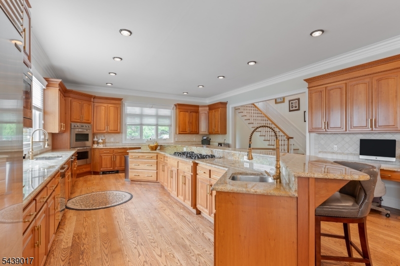 main property photo 13