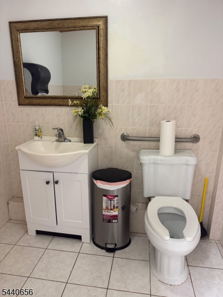 main property photo 13