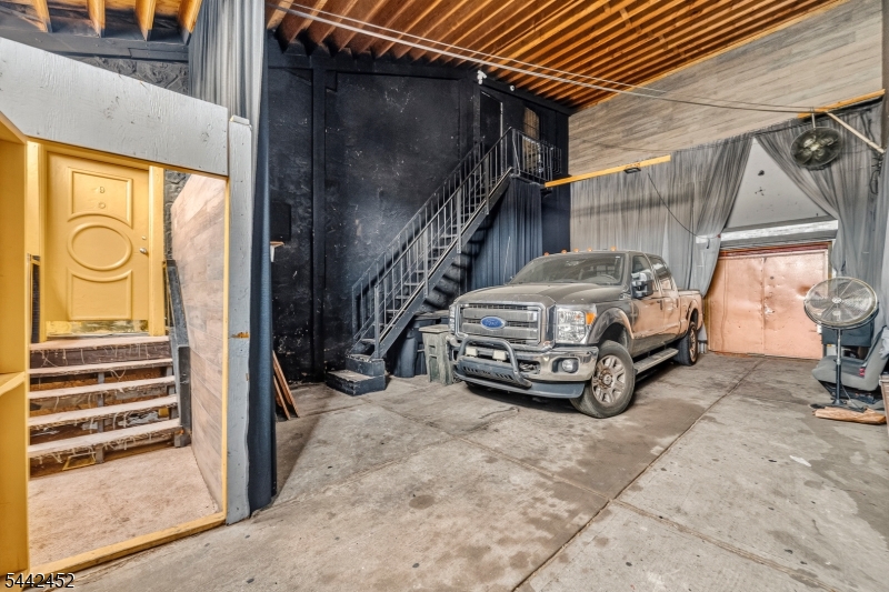 main property photo 35