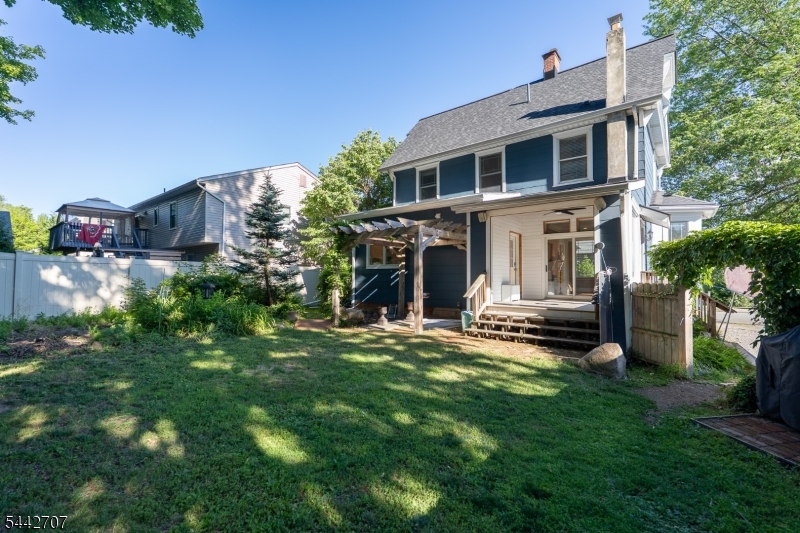 main property photo 33