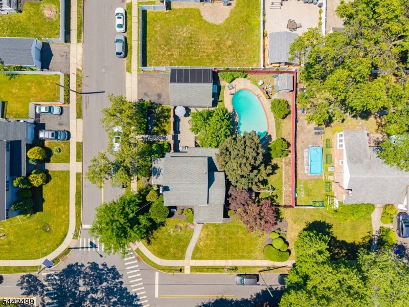 main property photo 30