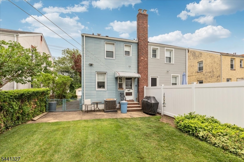 main property photo 11